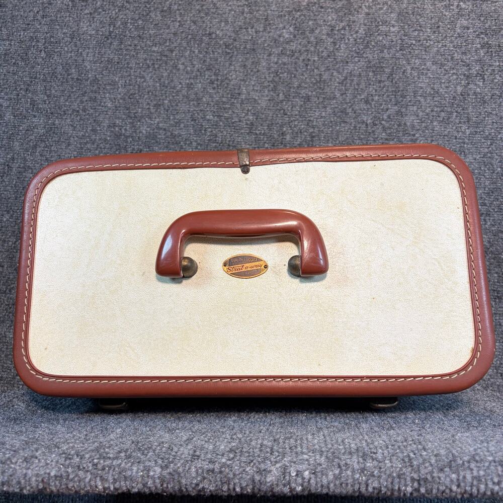 Vintage 40s StratOWay Cream Brown Train Case Luggage Carry On Makeup Vanity Box - Picture 2 of 11